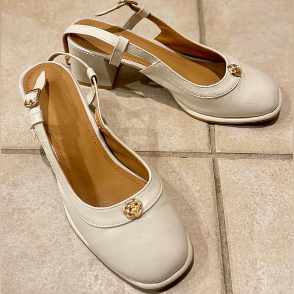 Cream Mary Jane vintage block heel sandals with camellia flower detail - Picture 2 of 6